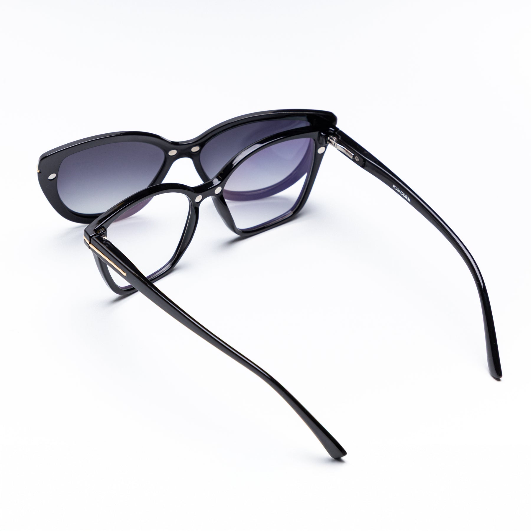 Óculos Clip-On feminino Rosa Coral Barcelona, armação Preta e Clip Cinza – estilo sofisticado e proteção UVA e UVB 400 para os olhos.
