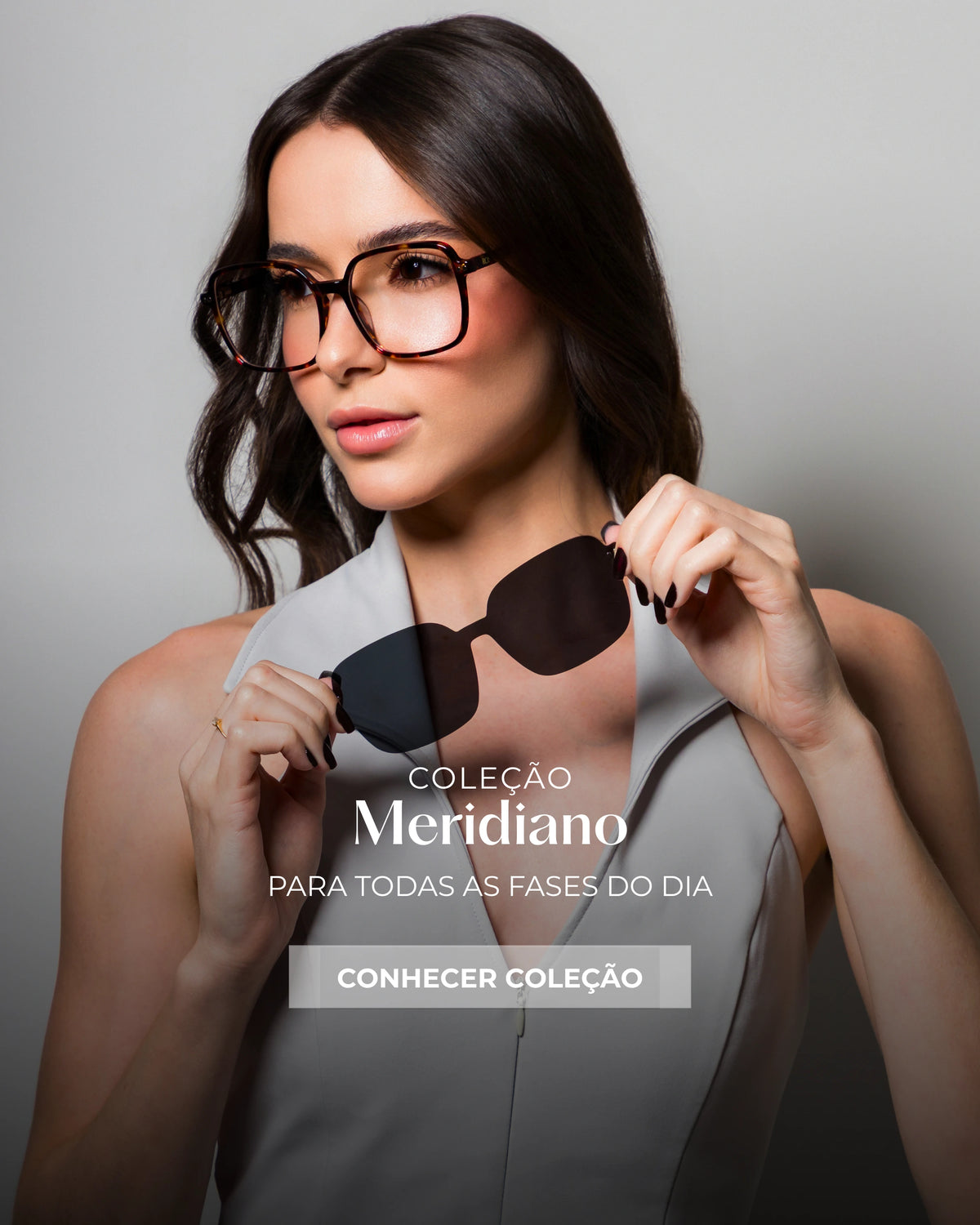 Modelo usando óculos clip-on em acetato da coleção Meridiano, Rosa Coral