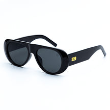 Óculos de sol feminino máscara Rosa Coral Mantova, armação preta e lente preta  – estilo sofisticado e proteção UVA e UVB 400 para os olhos.