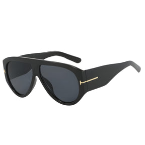 Óculos de sol feminino oversized Rosa Coral Brienza, armação preta e lente preta – estilo sofisticado e proteção para os olhos.