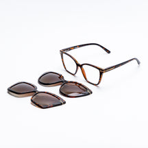 Óculos Barcelona Polarizado  Clip-On feminino Rosa Coral, armação Leopardo e Clip Marrom – estilo sofisticado e proteção UVA e UVB 400 para os olhos.