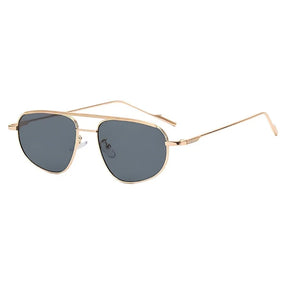 Óculos de sol feminino Rosa Coral Aurelia, armação Dourado e lente Cinza – estilo sofisticado e proteção UVA e UVB 400 para os olhos.