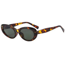 Óculos de sol feminino Rosa Coral Emilia, armação Leopardo e lente Verde – estilo sofisticado e proteção UVA e UVB 400 para os olhos.