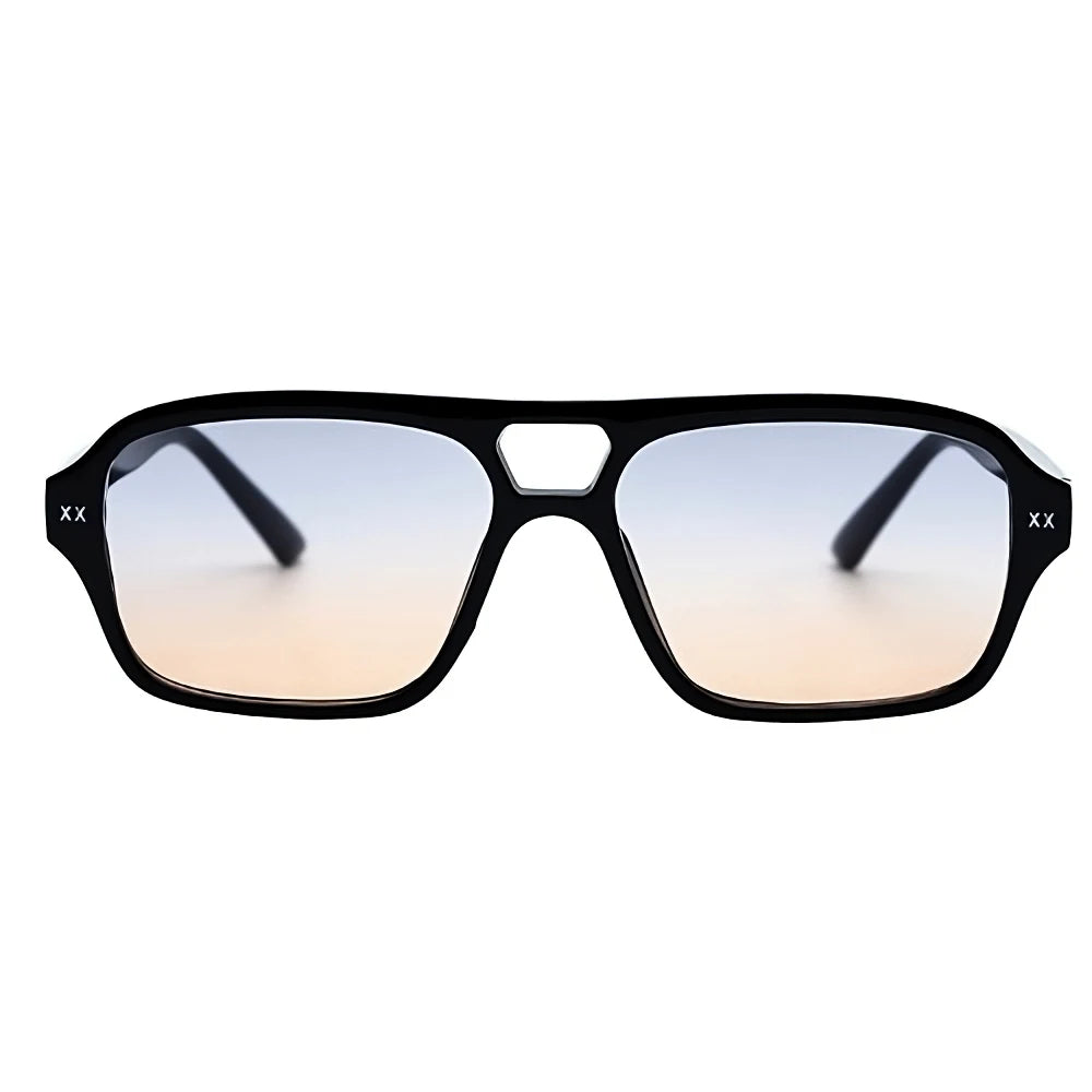 Óculos de sol feminino Rosa Coral Mira, armação Preta e lente Gradiente – estilo sofisticado e proteção UVA e UVB 400 para os olhos.