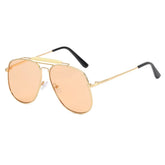 Óculos de sol feminino Rosa Coral Sicilia, armação Dourada e lente Champagne – estilo sofisticado e proteção UVA e UVB 400 para os olhos.