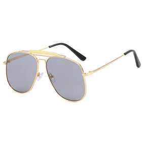 Óculos de sol feminino Rosa Coral Sicilia, armação Dourada e lente Cinza – estilo sofisticado e proteção UVA e UVB 400 para os olhos.