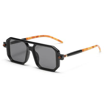 Óculos de sol feminino aviador Rosa Coral Villanova, armação Preta e lente Cinza – estilo sofisticado e proteção UVA e UVB 400 para os olhos.