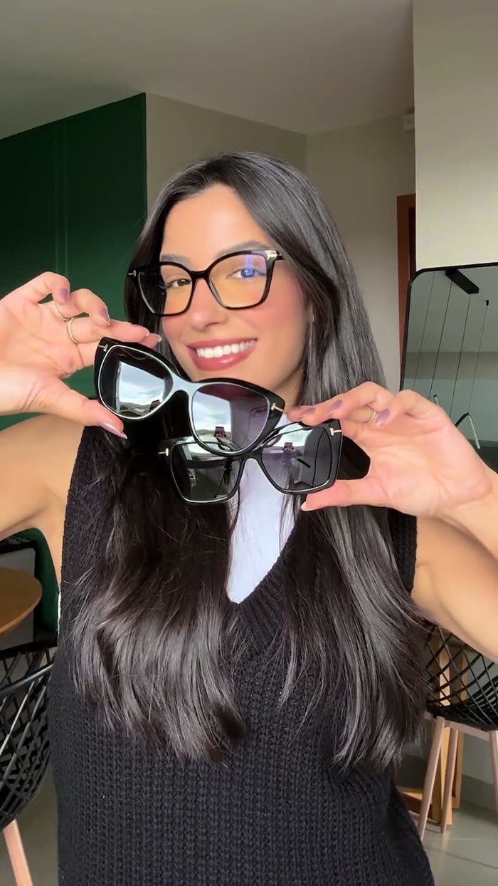 Dois clips solares, uma armação